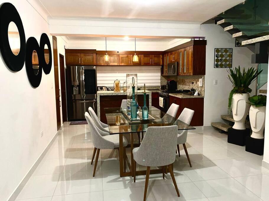 Апартаменты Spectacular Penthouse With Private Jacuzzi Terrace Сантьяго-де-лос-Кабальерос Экстерьер фото